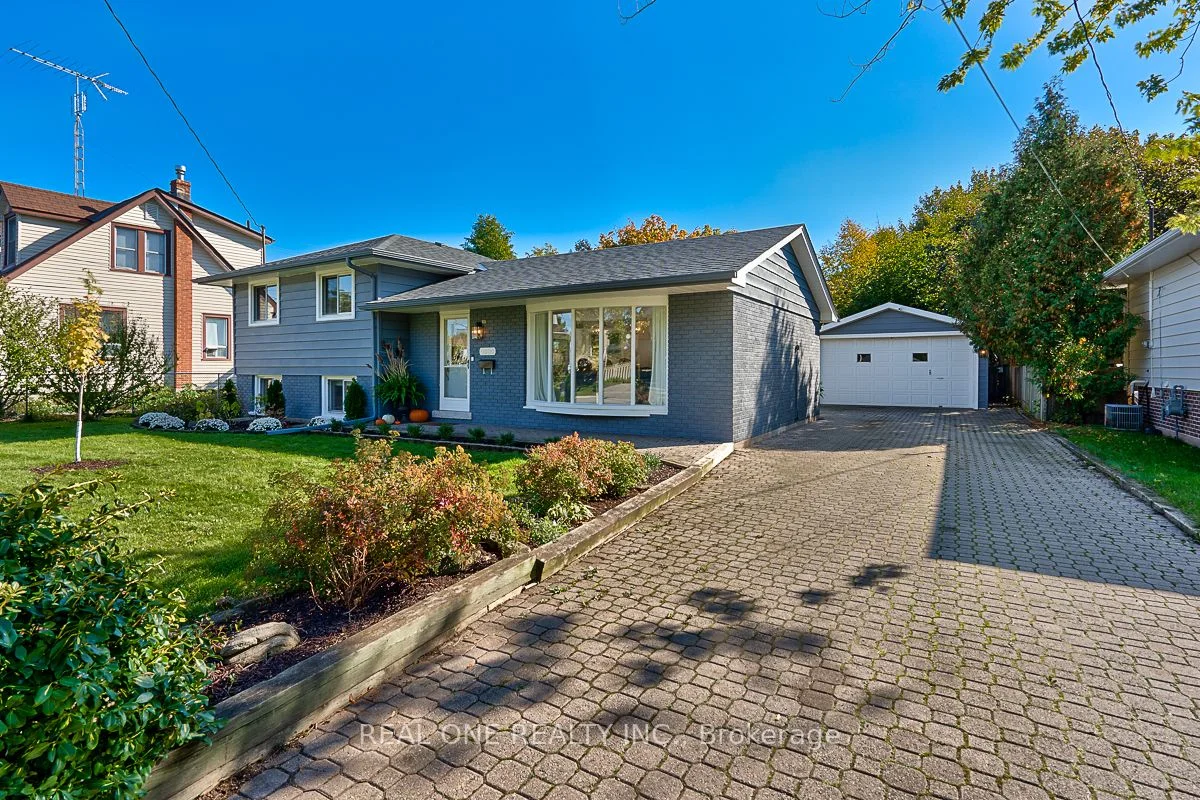 Detached in Burlington