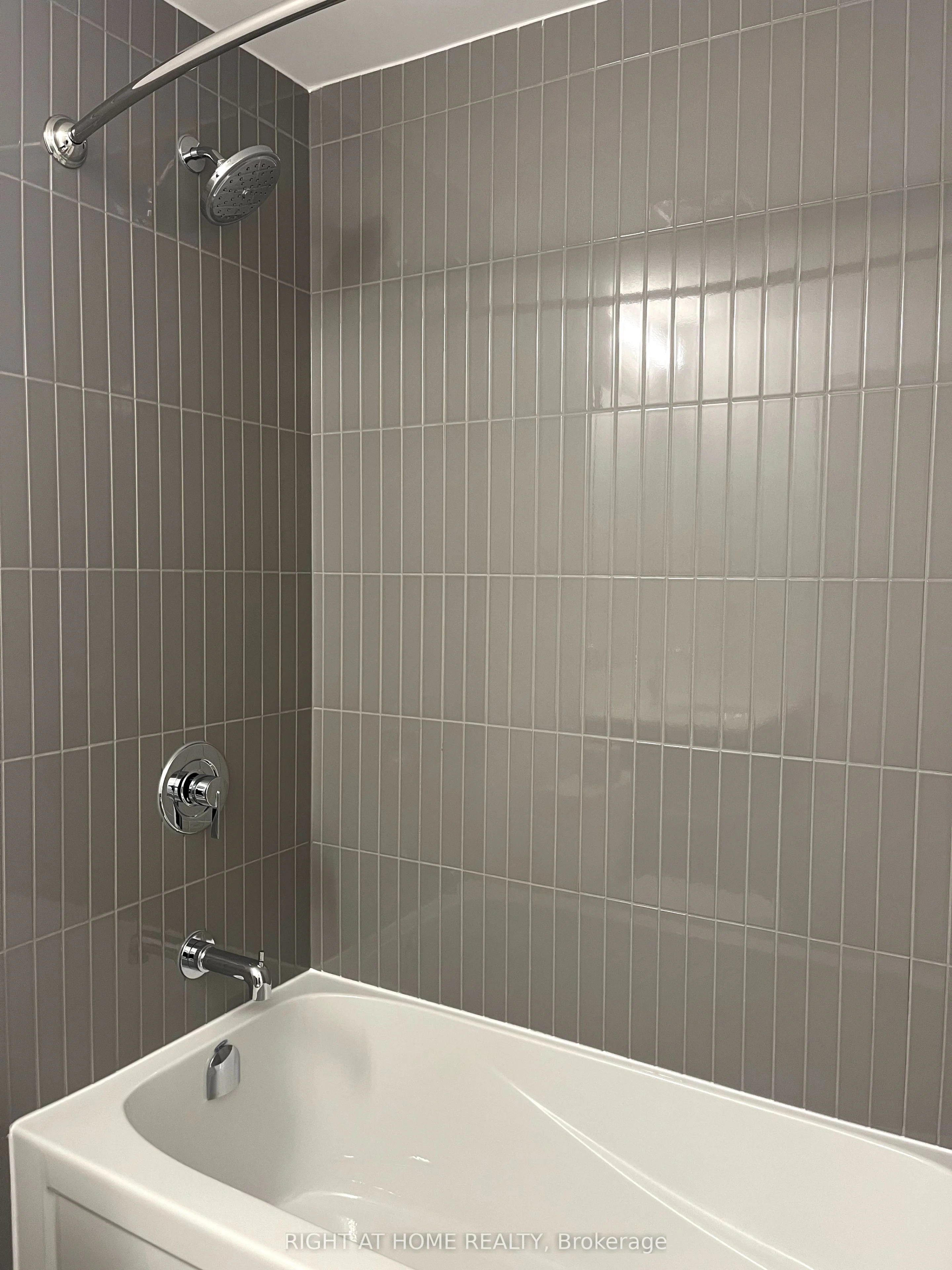 2501 Saw Whet Boulevard 316, Oakville, ON L6M 5N2