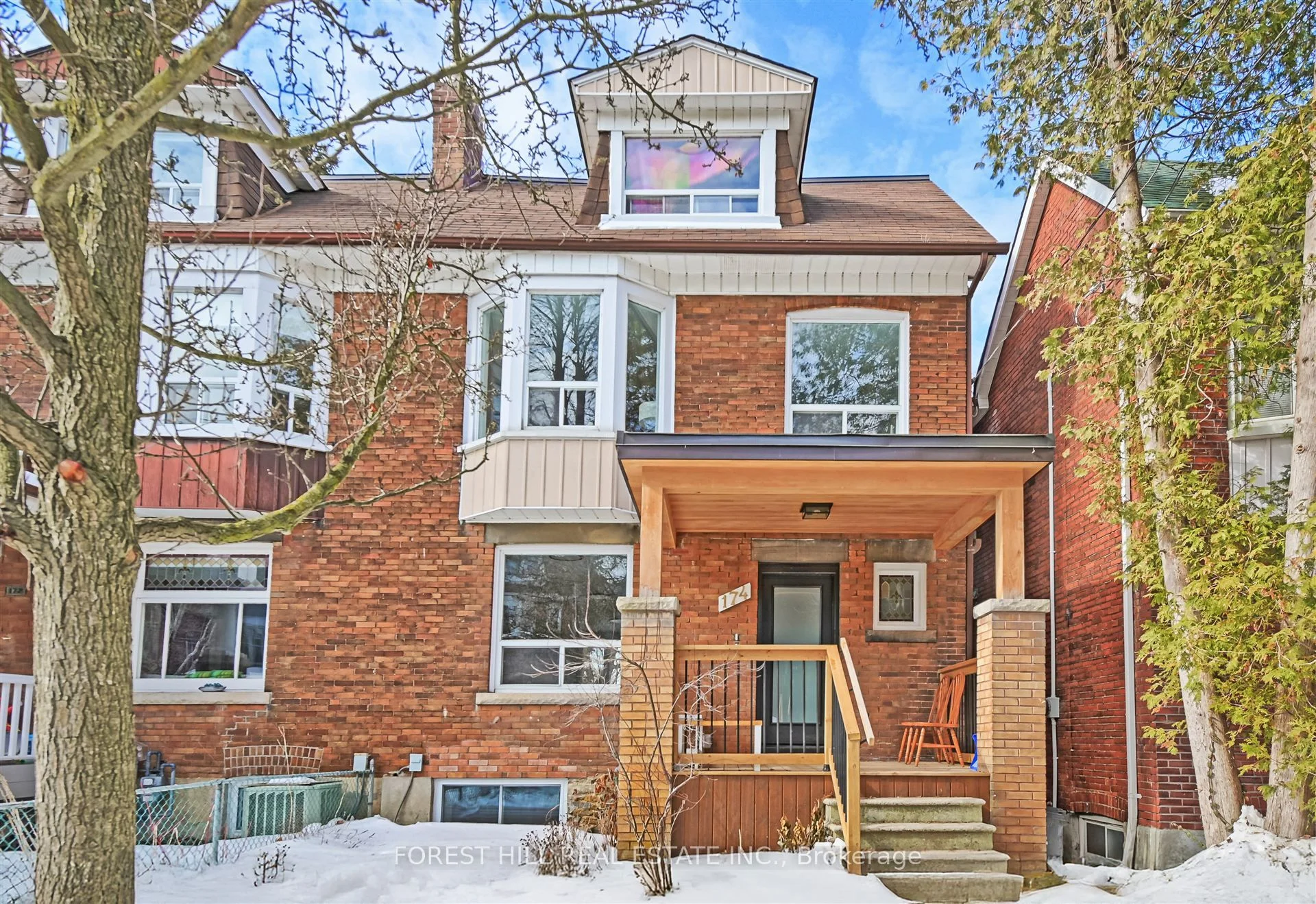 174 Sunnyside Avenue Main, Toronto W01, On M6r 2p6