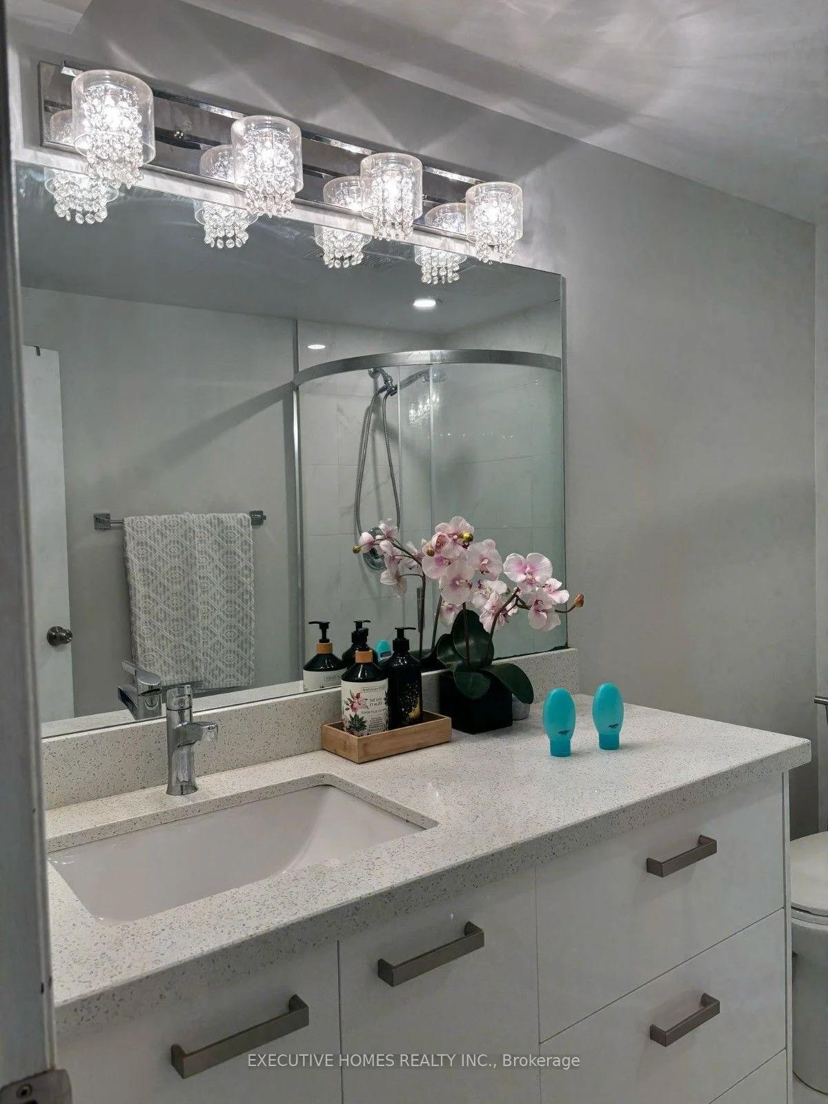 2271 Truscott Drive, Mississauga, ON L5J 2A9