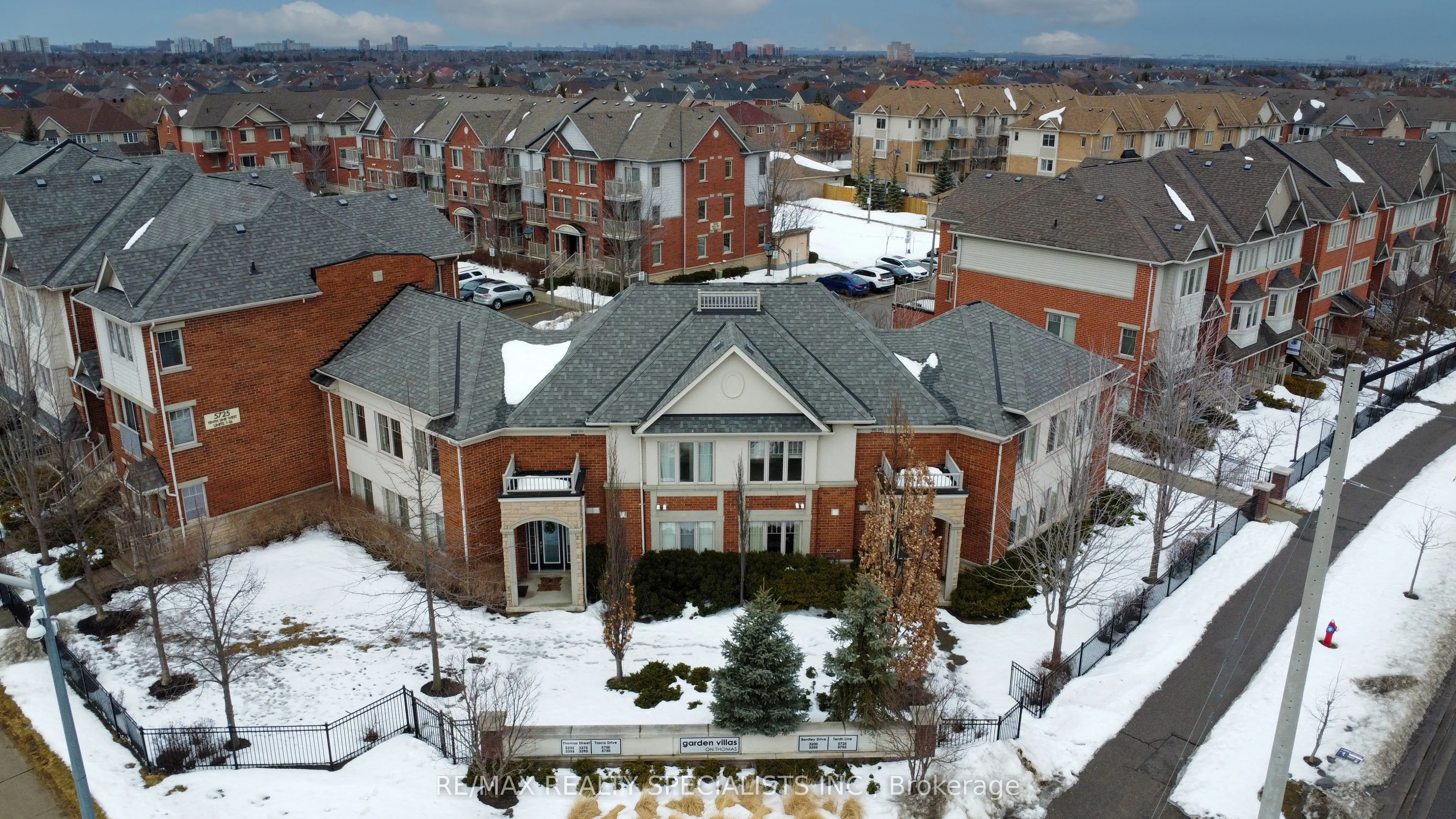Condo Townhouse in Mississauga