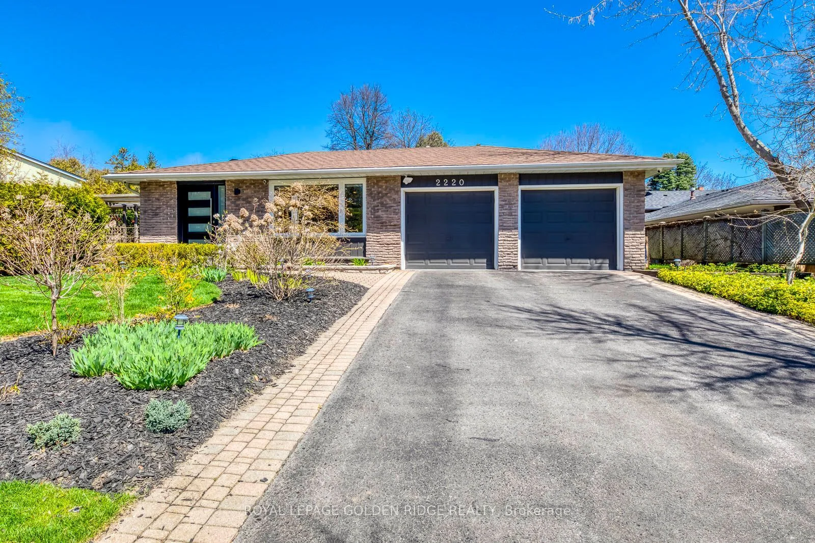 2220 Elmhurst Avenue, Oakville, On L6j 5g7