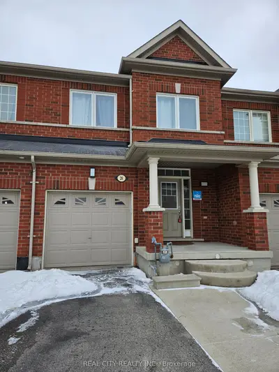 Att/Row/Townhouse in Brampton