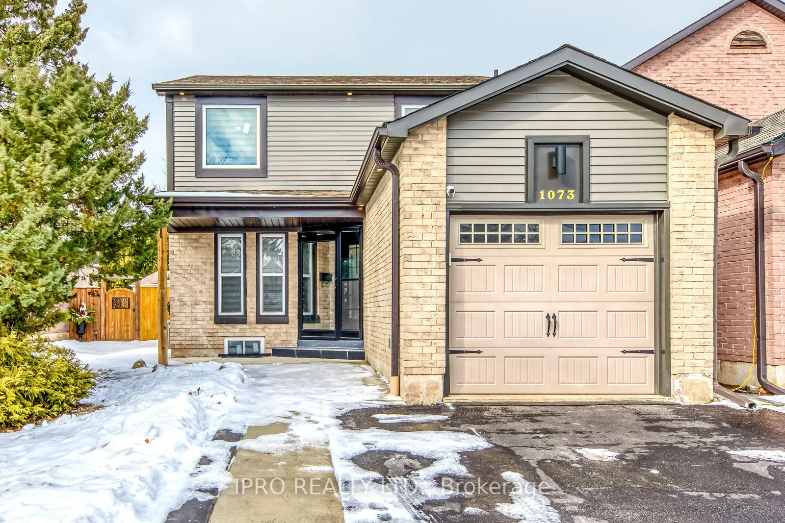 Detached in Oakville