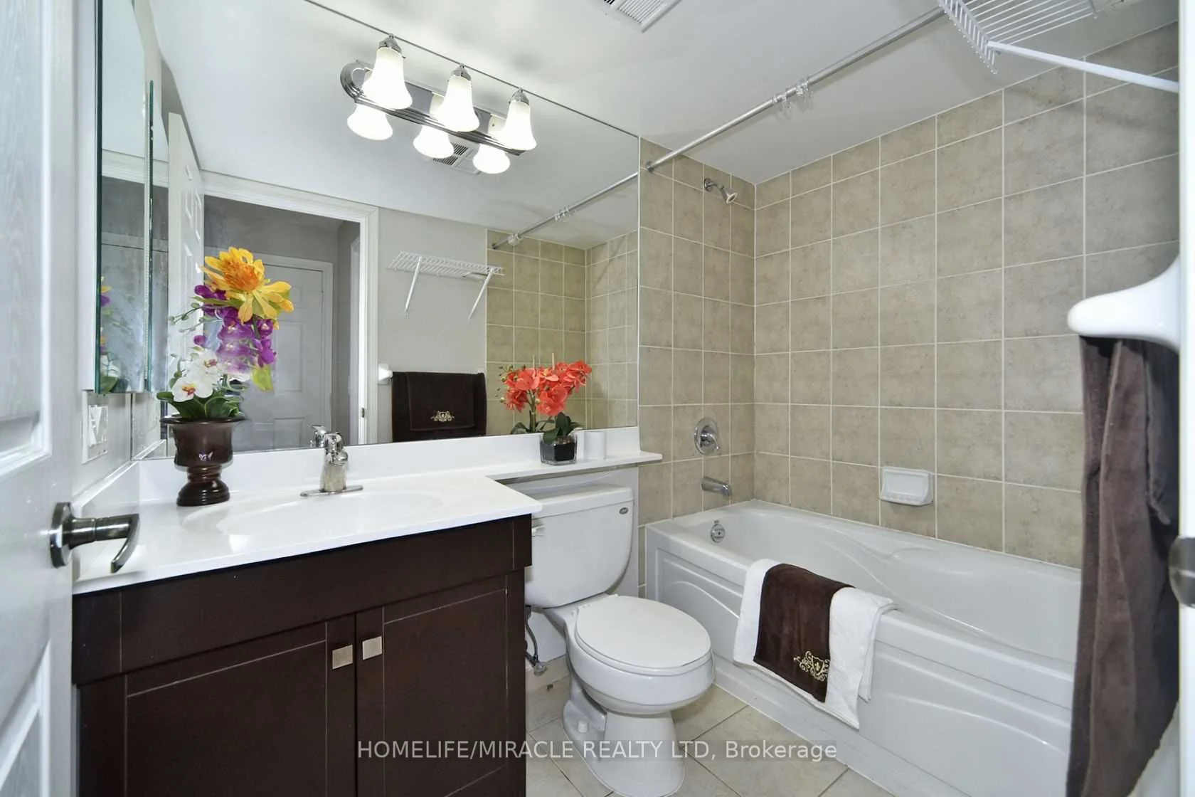 700 Humberwood Boulevard 2118, Toronto W10, ON M9W 7J4