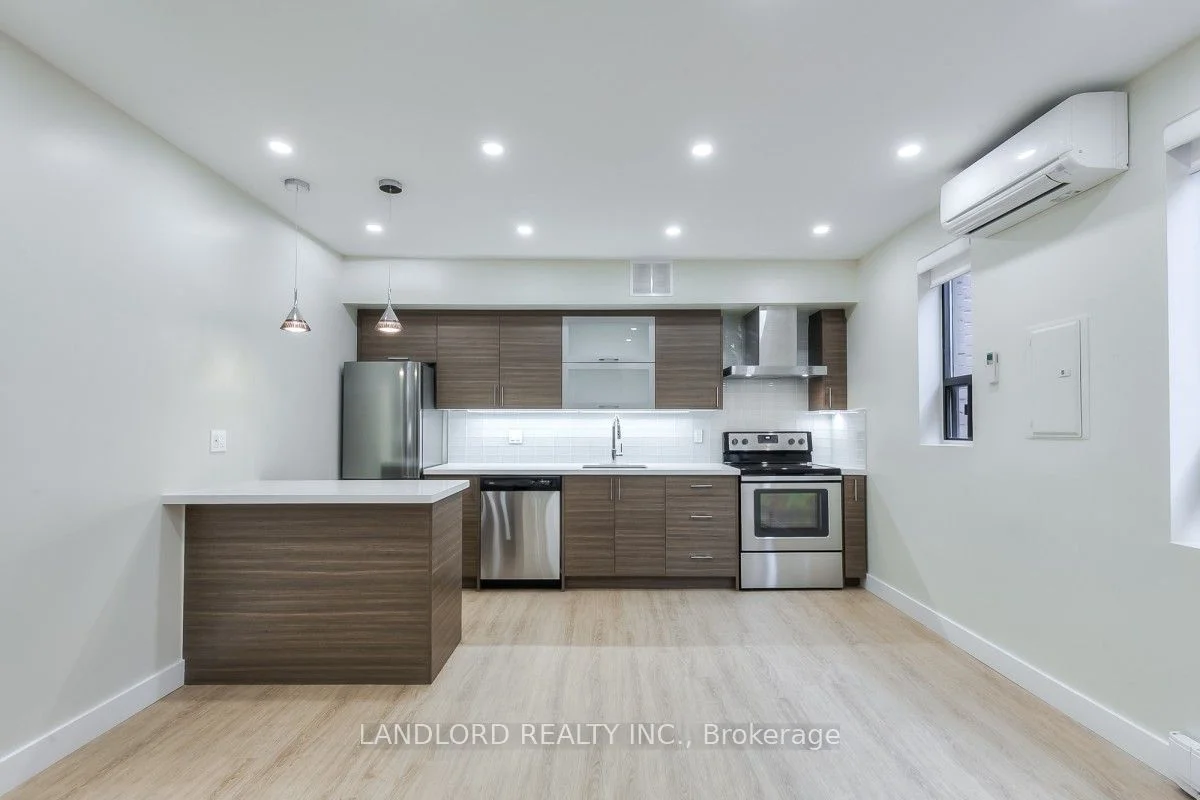 240 Durie Street 305, Toronto W01, ON M6S 3G1