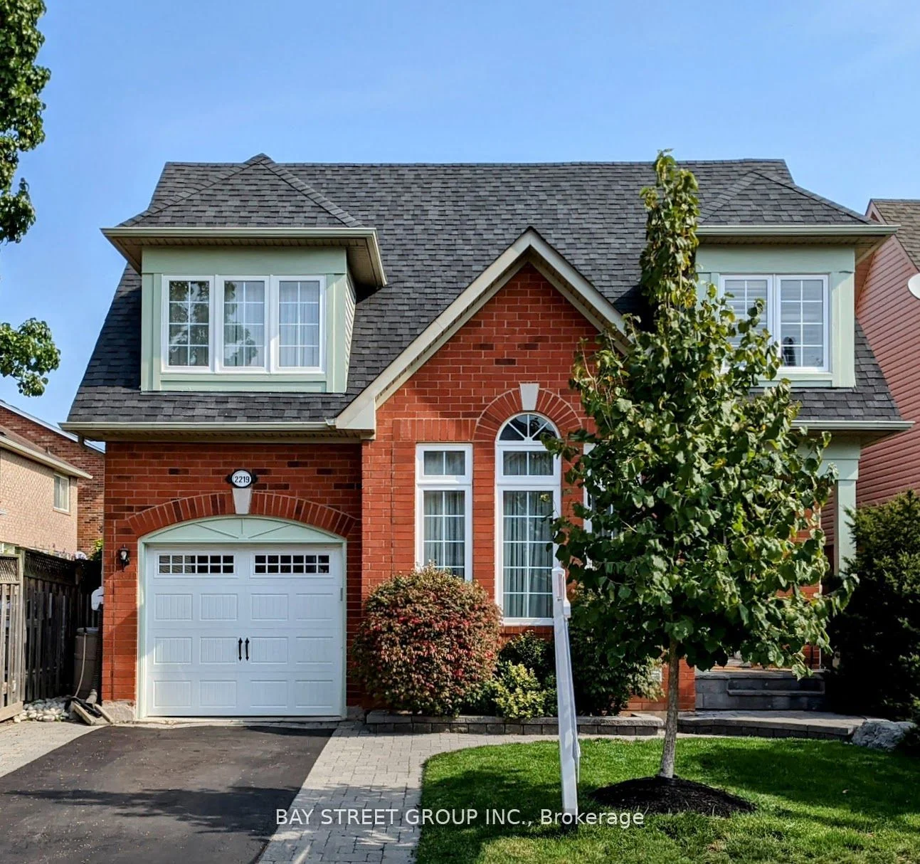 2219 Irving Street, Burlington, On L7l 6t3