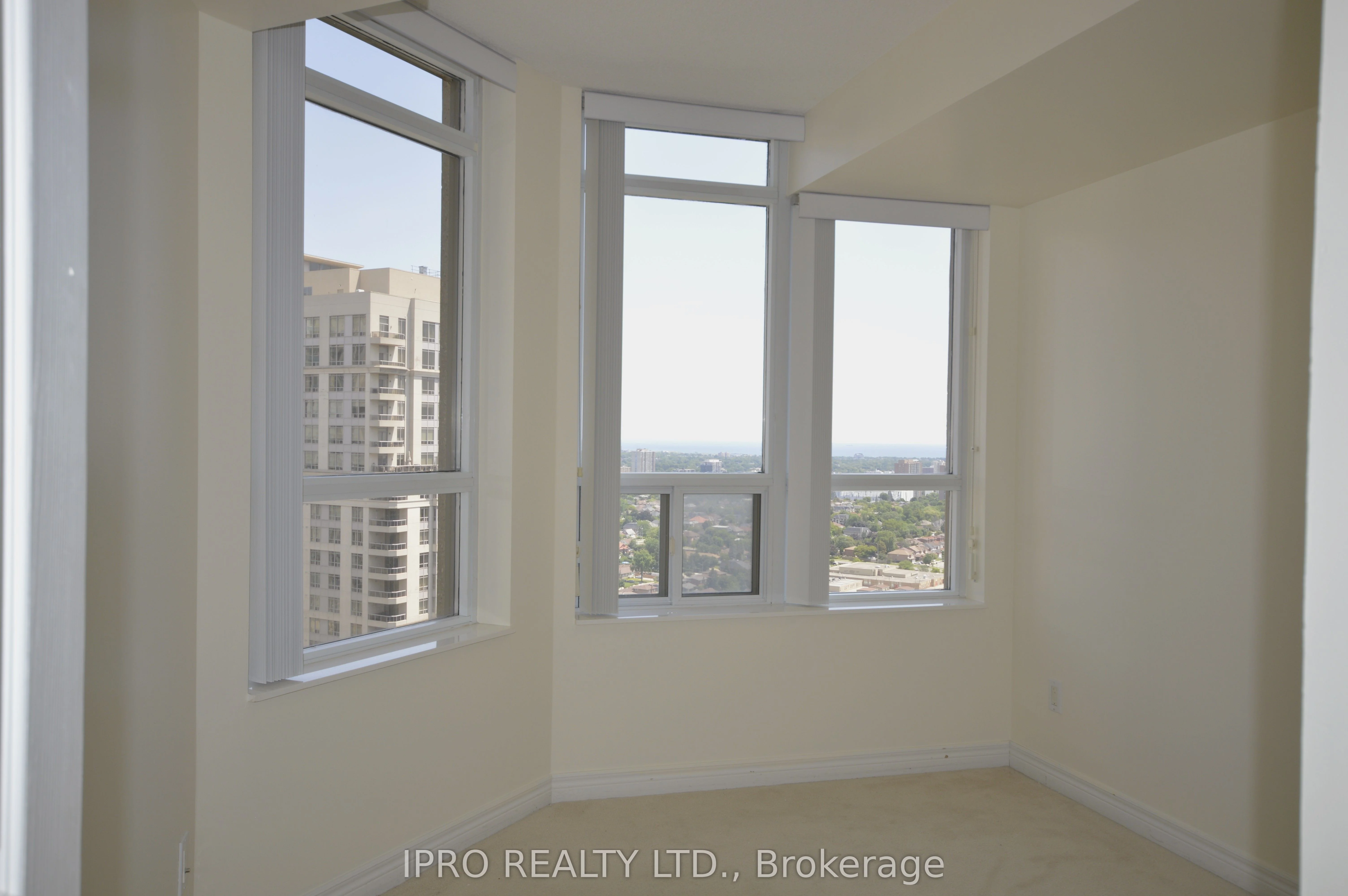 310 Burnhamthorpe Road 2809, Mississauga, ON L5B 4P9
