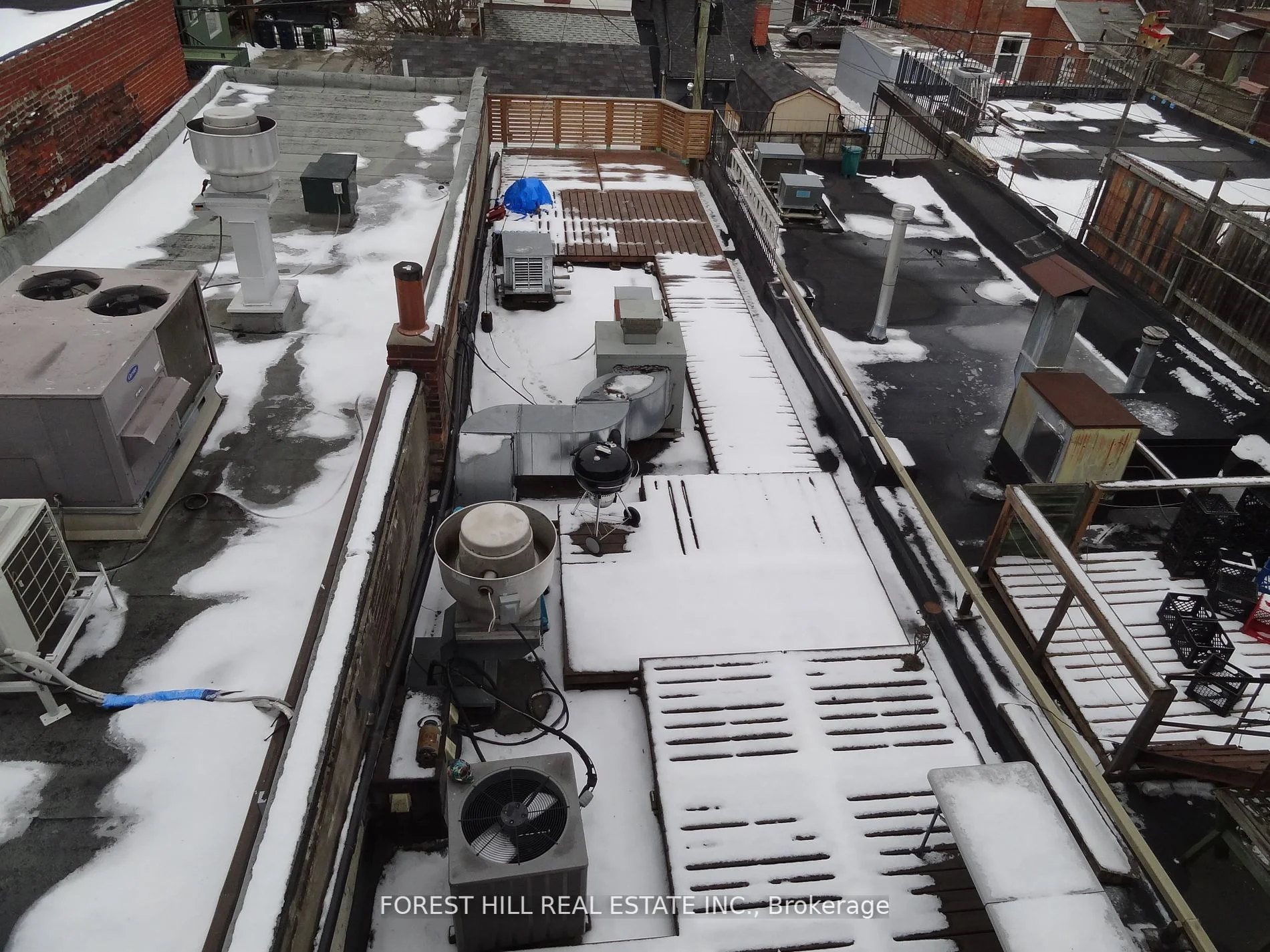 1376 Queen Street W 3, Toronto W01, ON M6K 1L7