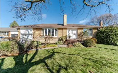 262 Wales Crescent E, Oakville, On L6l 3x7