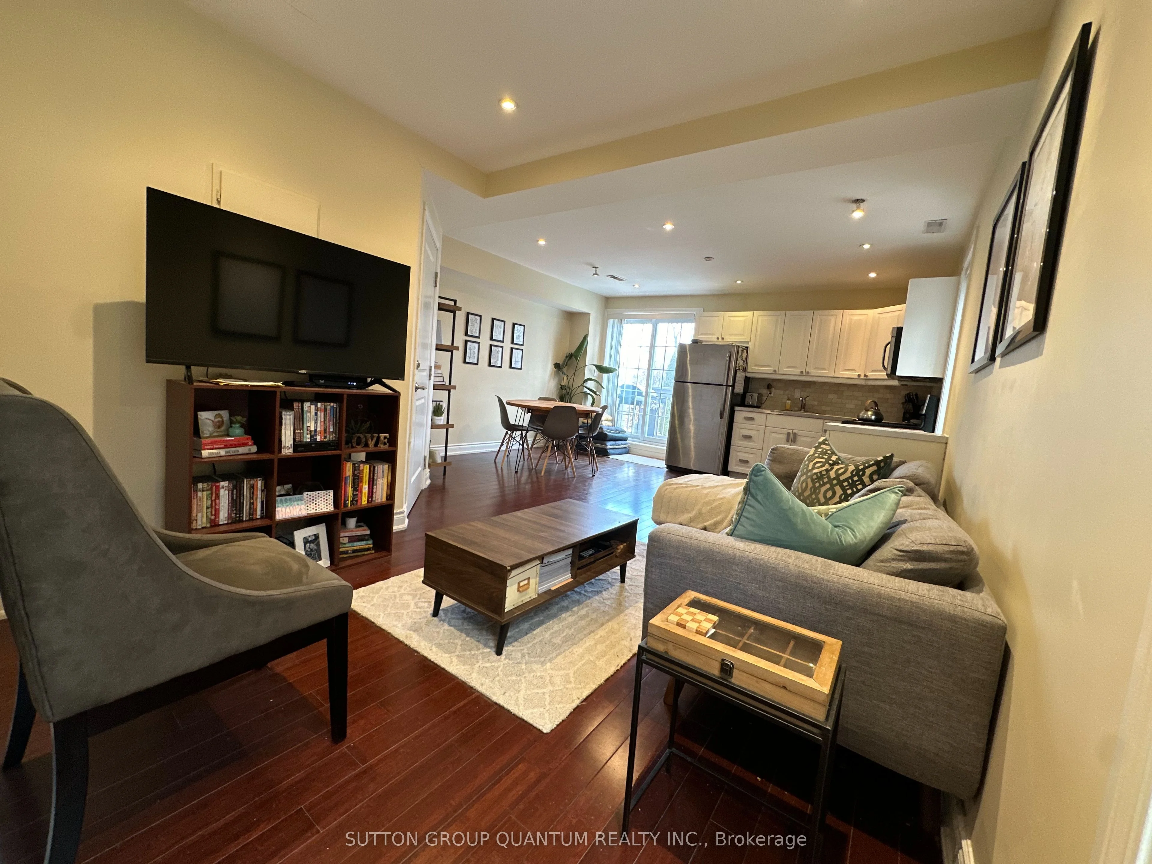 148 Mavety Street 2nd Floor, Toronto W02, ON M6P 2L9