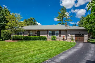 Detached in Burlington