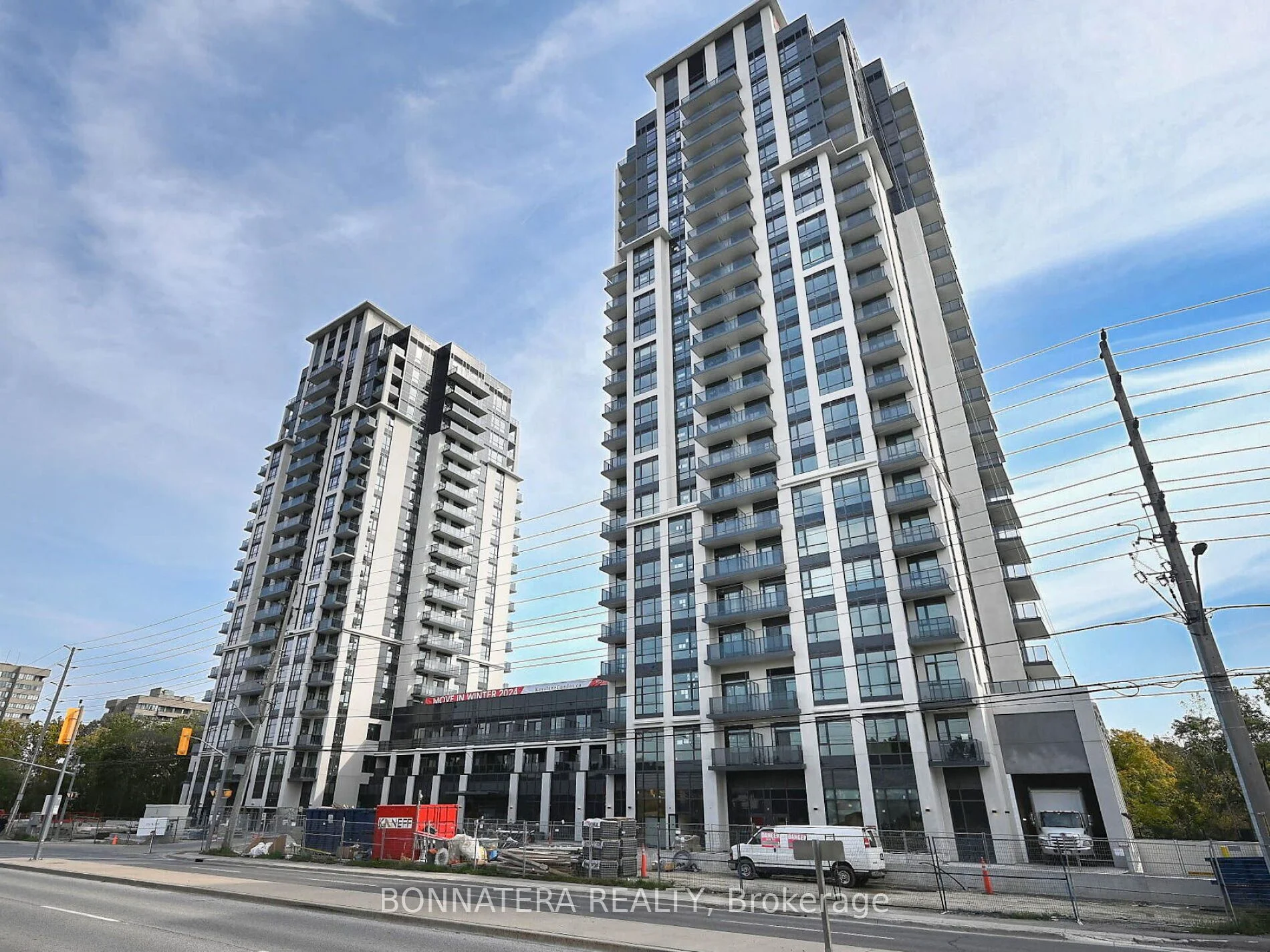 202 Burnhamthorpe Road E 1602, Mississauga, On L5a 4l4