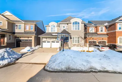 Detached in Oakville