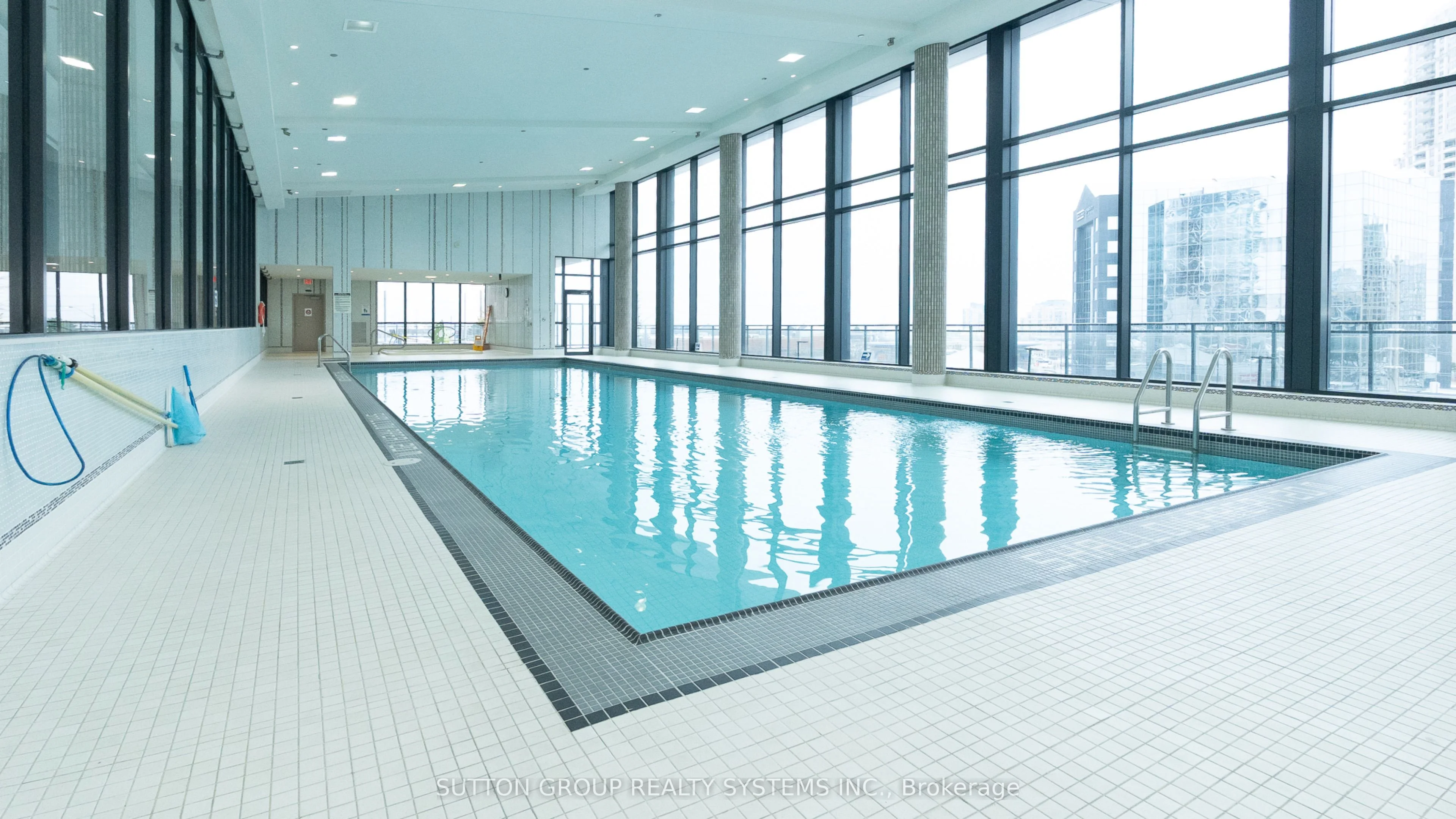 75 Eglinton Avenue 1304, Mississauga, ON L5R 1B2