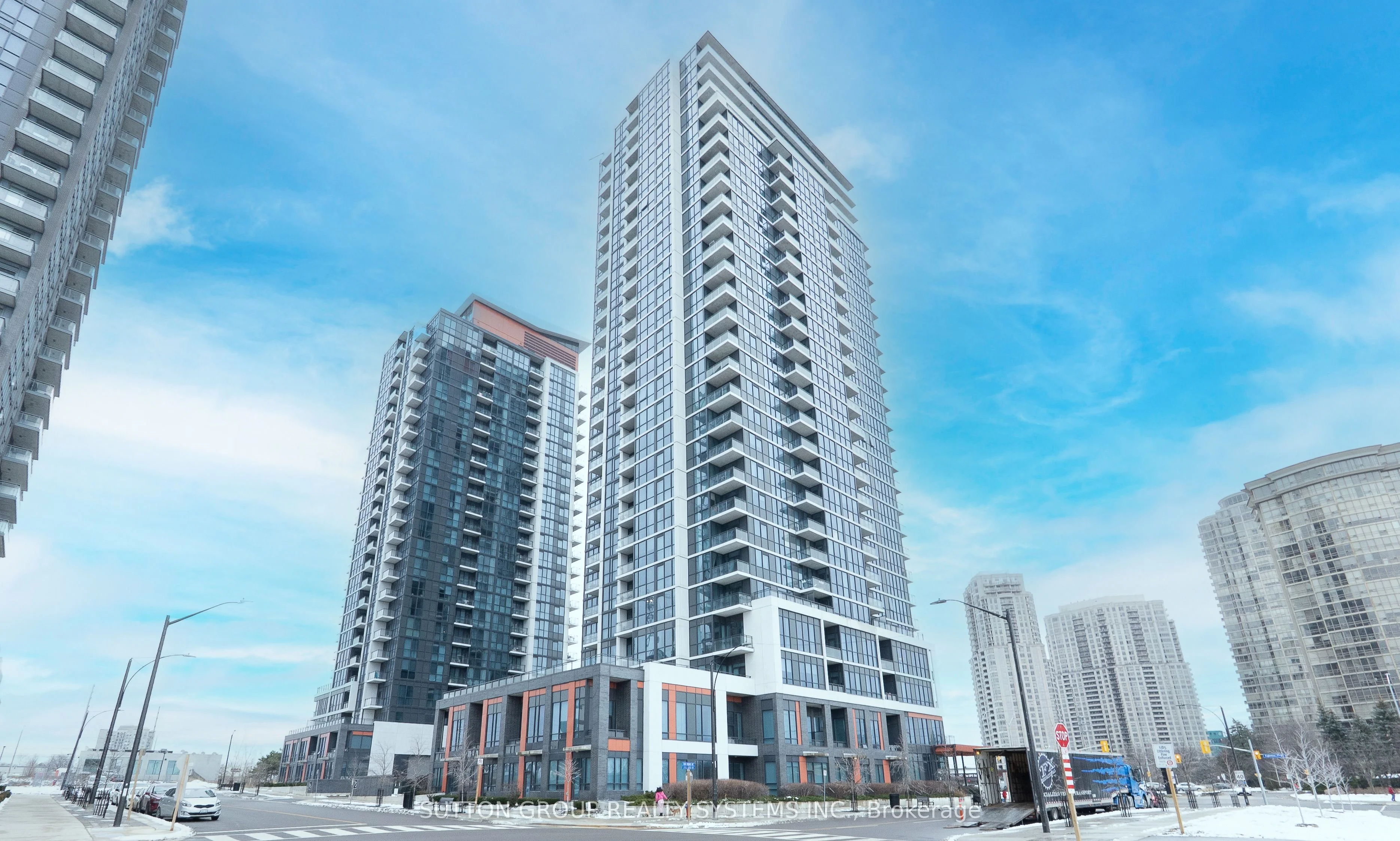 Common Element Condo in Mississauga