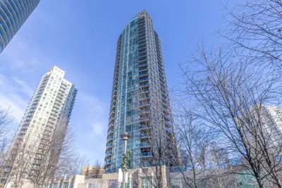 Condo Apartment in Mississauga