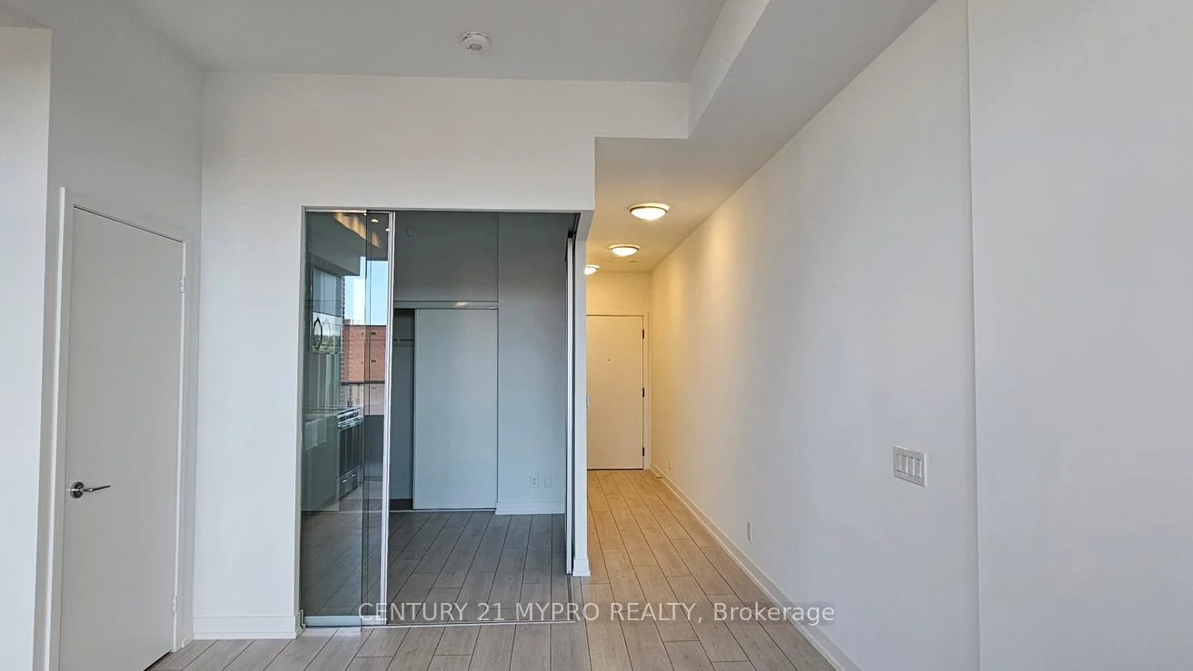 270 Dufferin Street 423, Toronto W01, ON M6K 1Z6