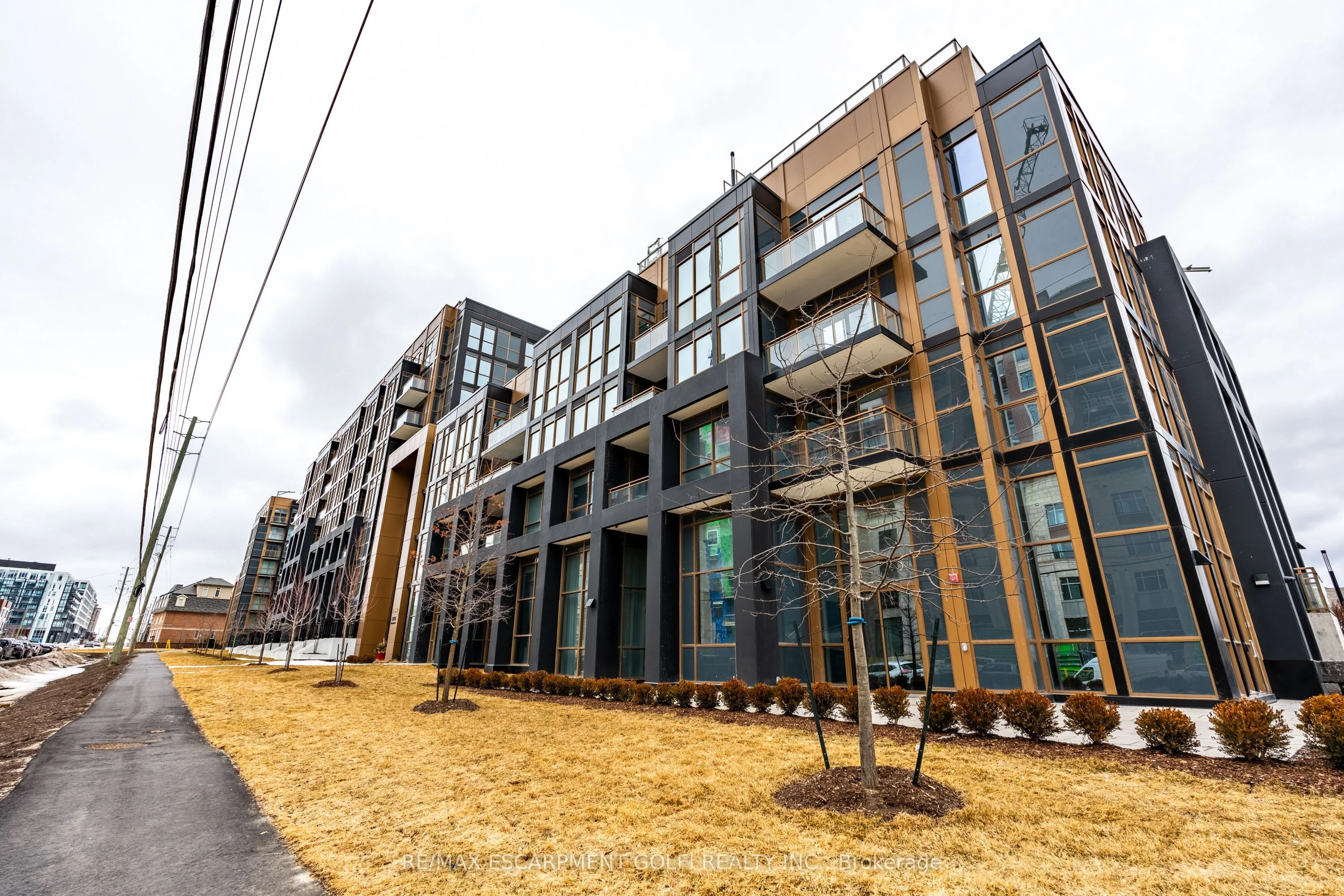 Condo Apartment in Oakville
