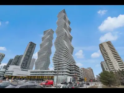 Condo Apartment in Mississauga