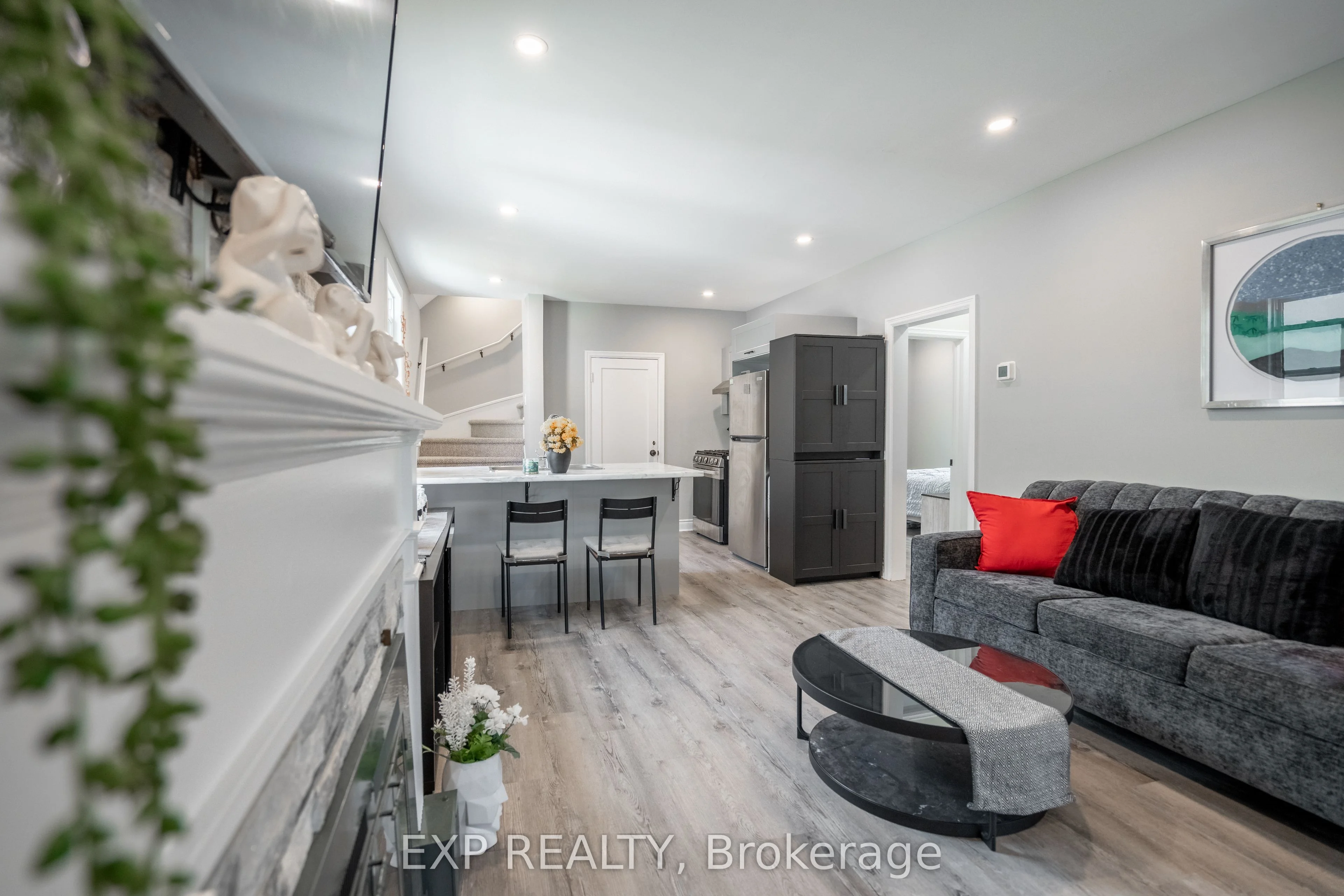 1024 Cedarwood Place Upper, Burlington, ON L7T 3J3