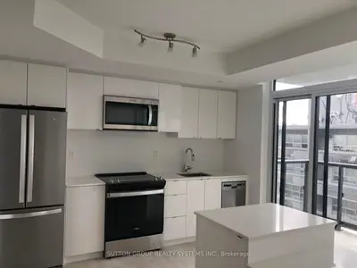 1461 Lawrence Avenue W 1910, Toronto W04, On M6l 0a6