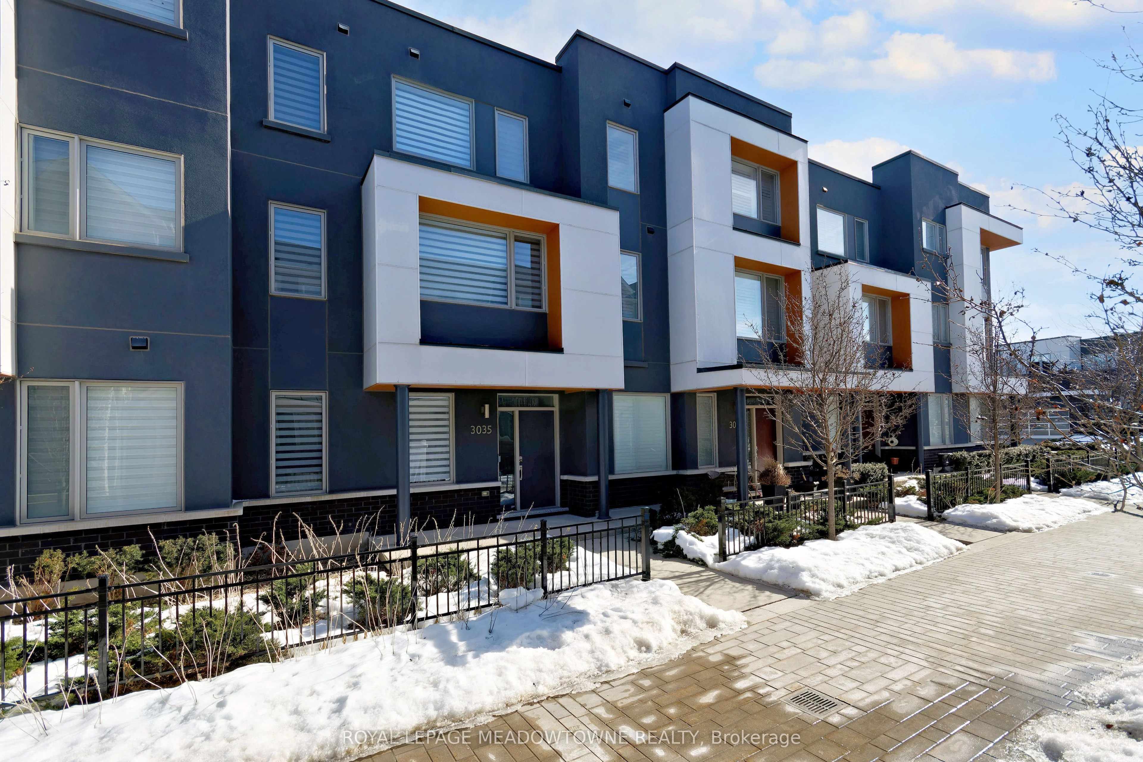 Condo Townhouse in Oakville