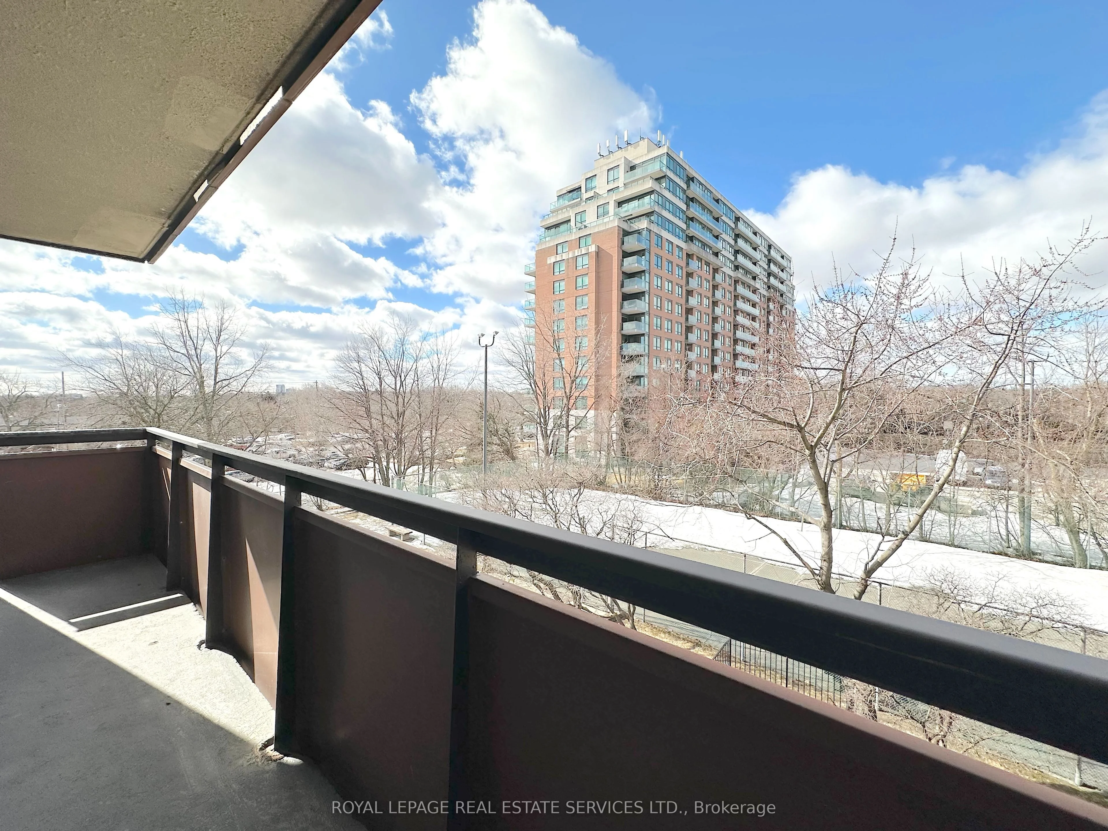165 La Rose Avenue 315, Toronto W09, ON M9P 3S9