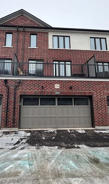 Att/Row/Townhouse in Oakville