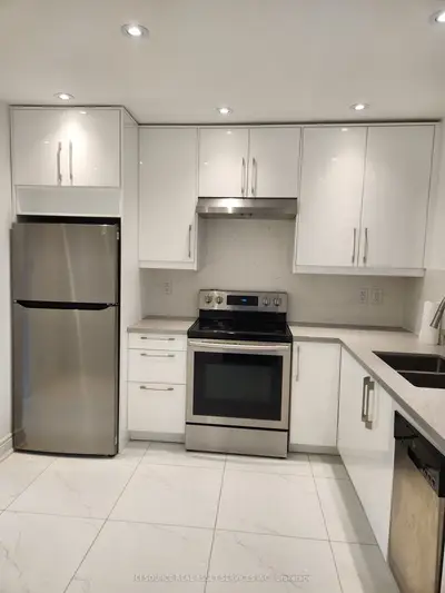 18 Cabot Court Main & 2nd Floor, Toronto W08, On M9a 2h4