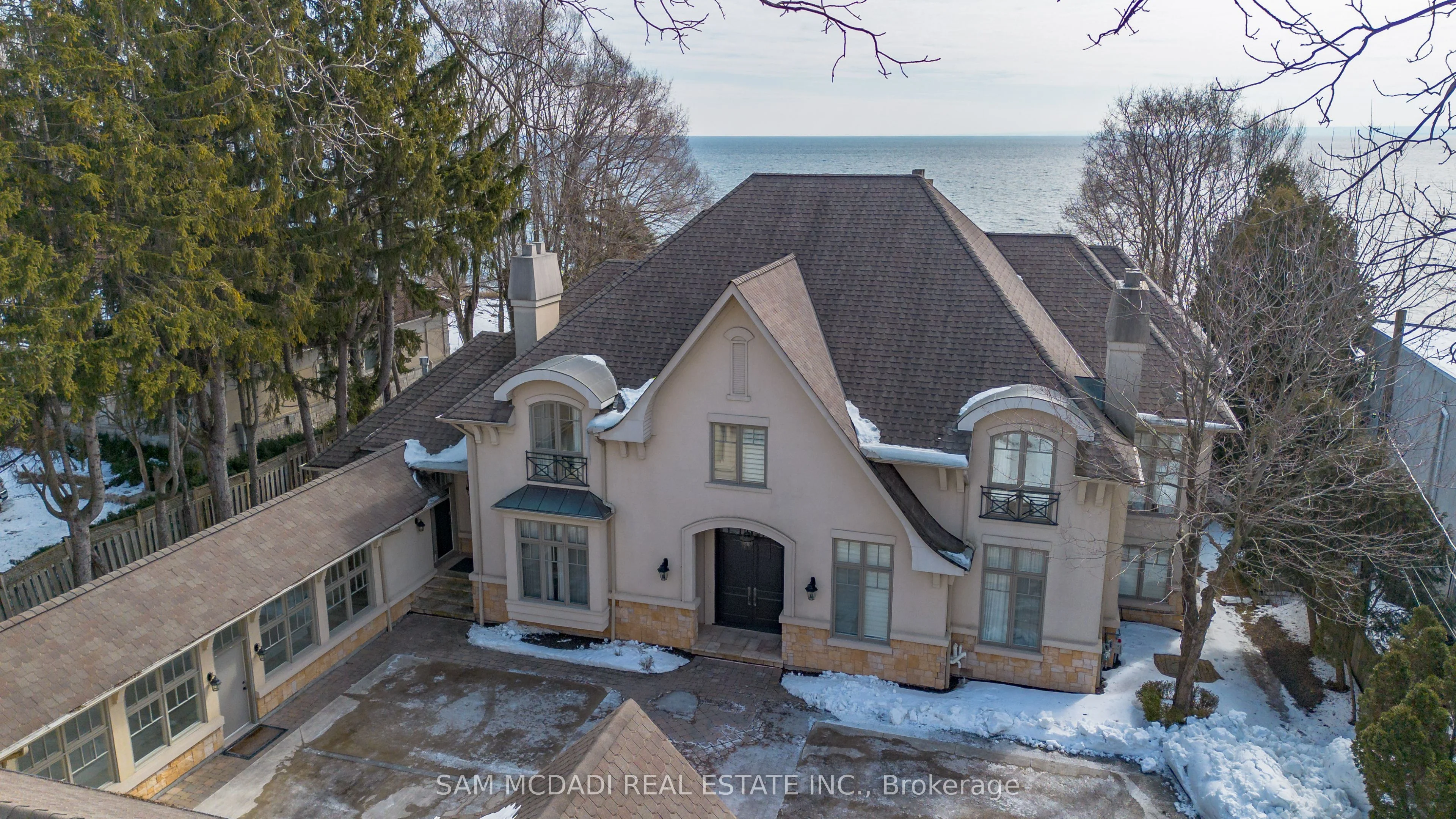 Detached in Burlington