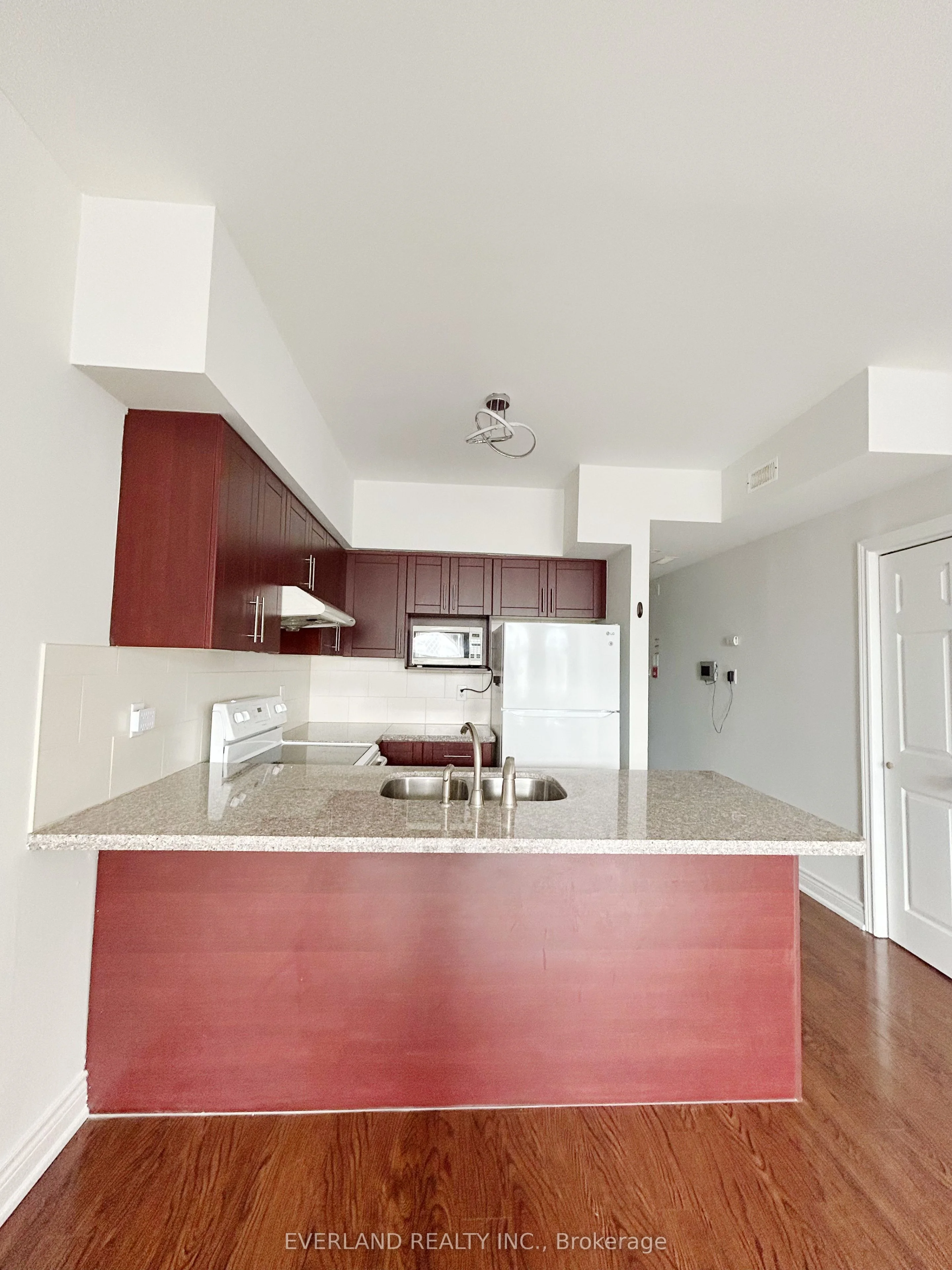 2194 Dundas Street W 3, Toronto W01, On M6r 1x3