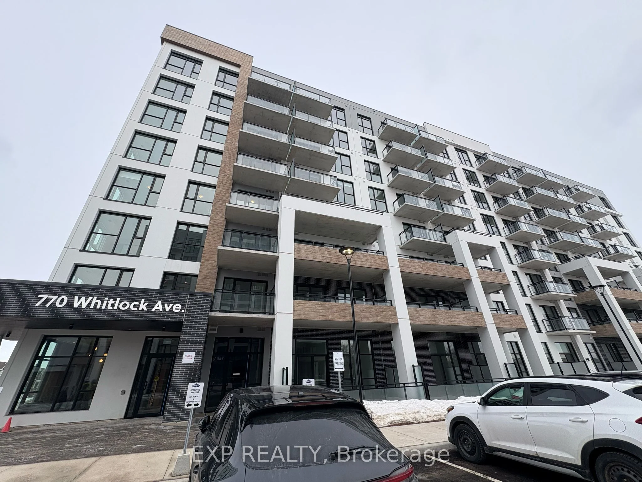 Condo Apartment in Milton