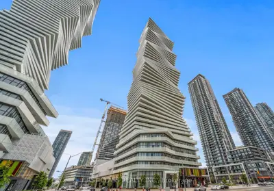 3900 Confederation Parkway 527, Mississauga, On L5b 0m3