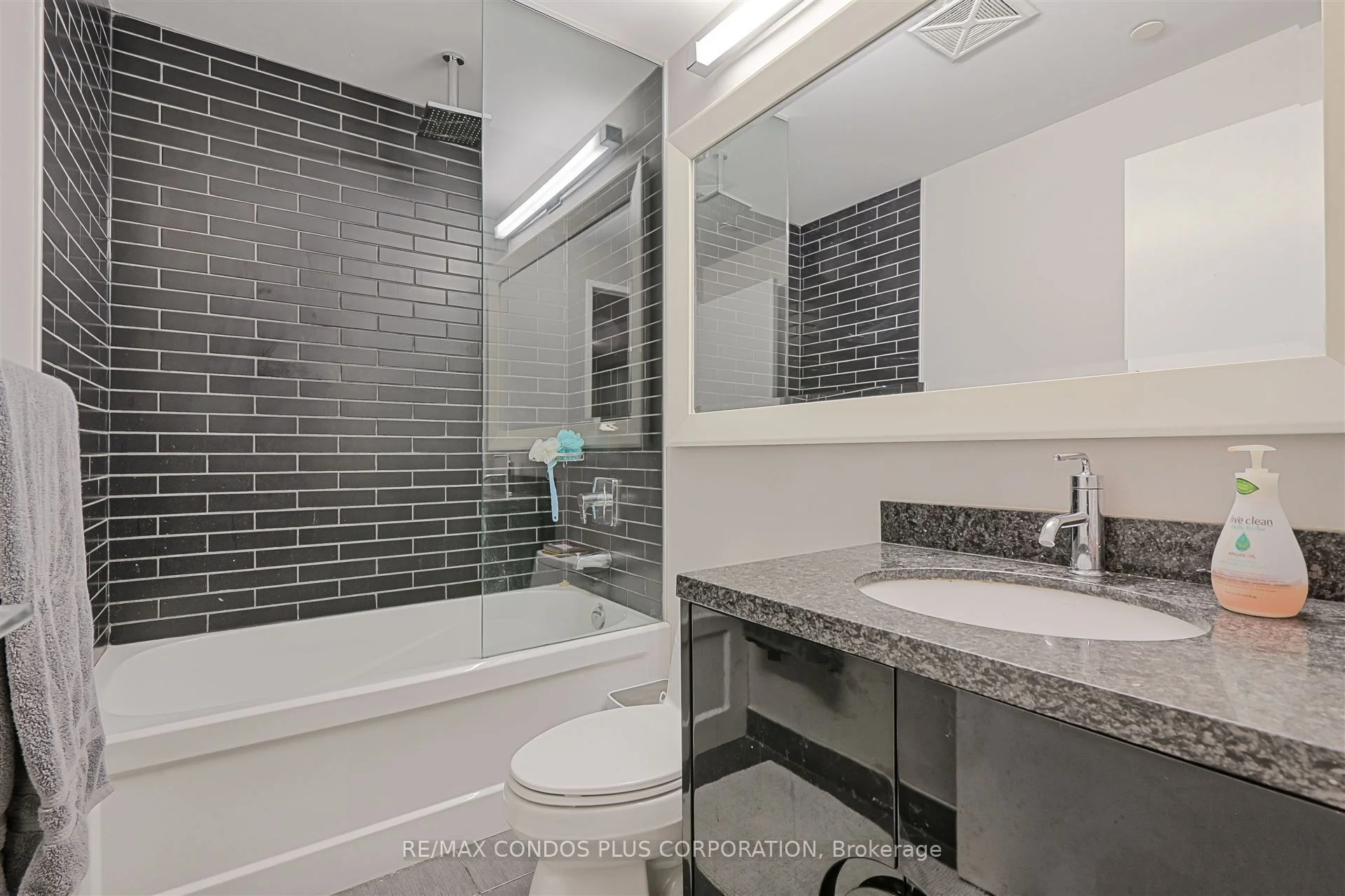 88 Park Lawn Road 2506, Toronto W06, ON M8Y 0B5