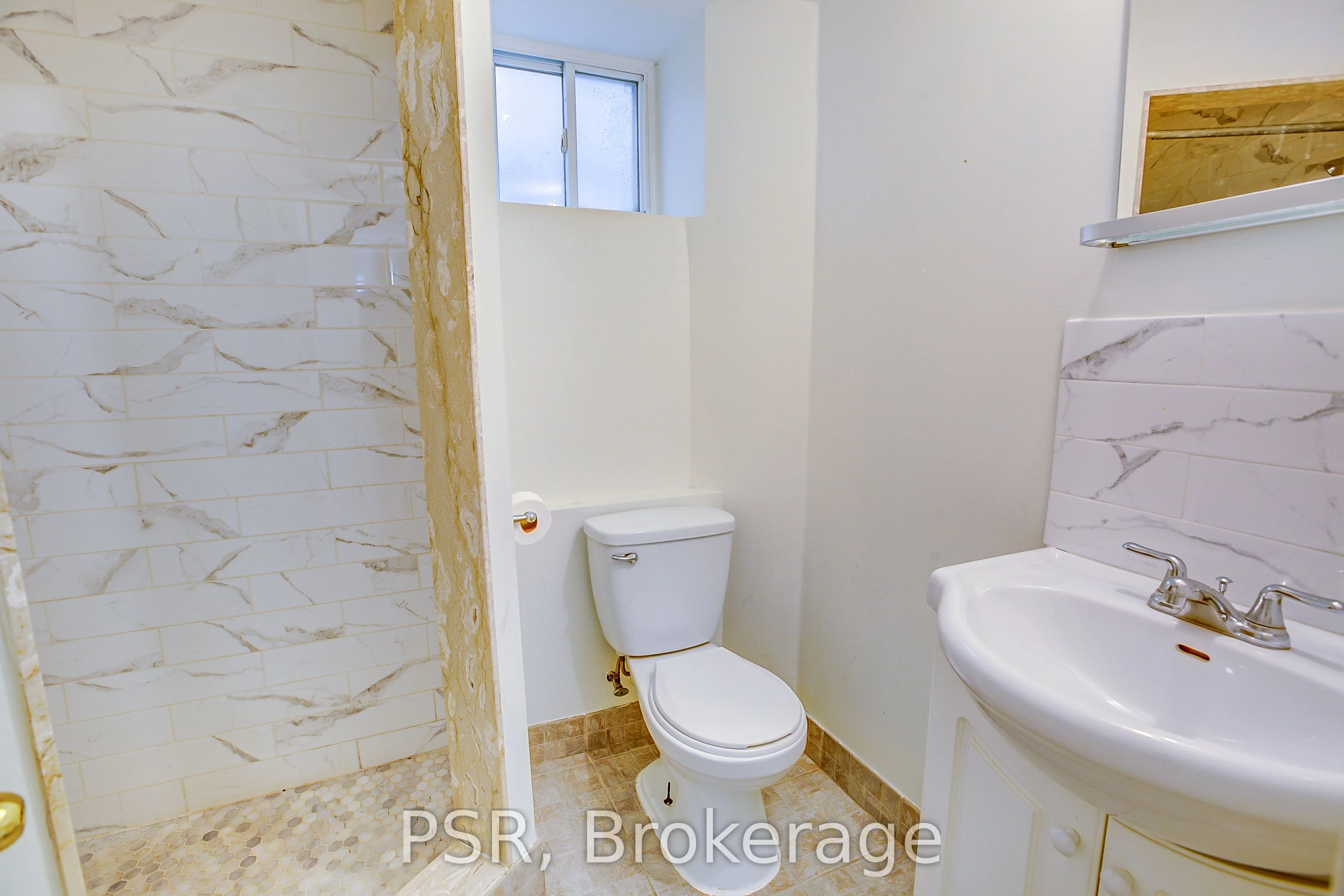 31 Rochdale Avenue Main, Toronto W03, ON M6E 1W9