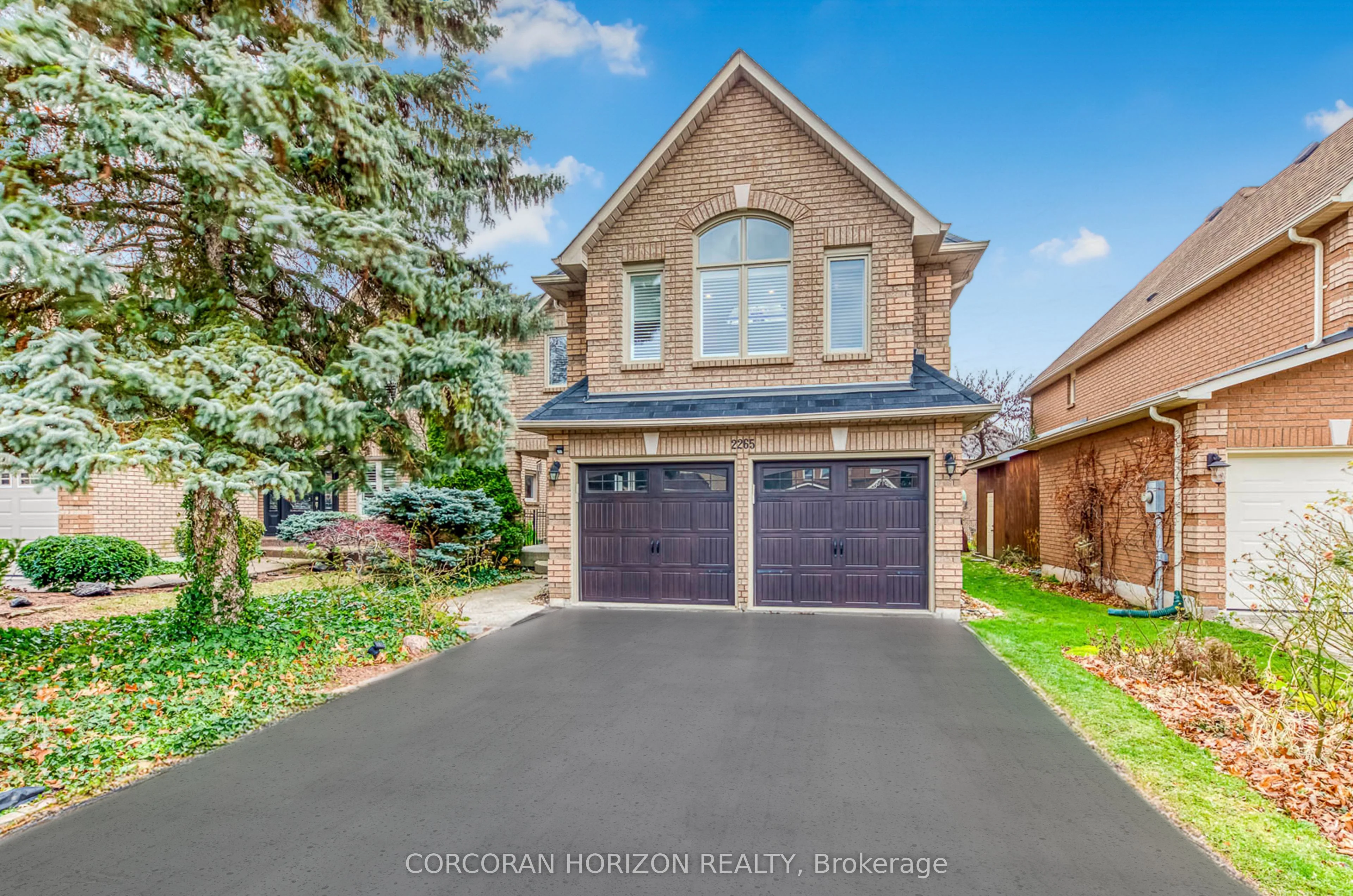Detached in Oakville