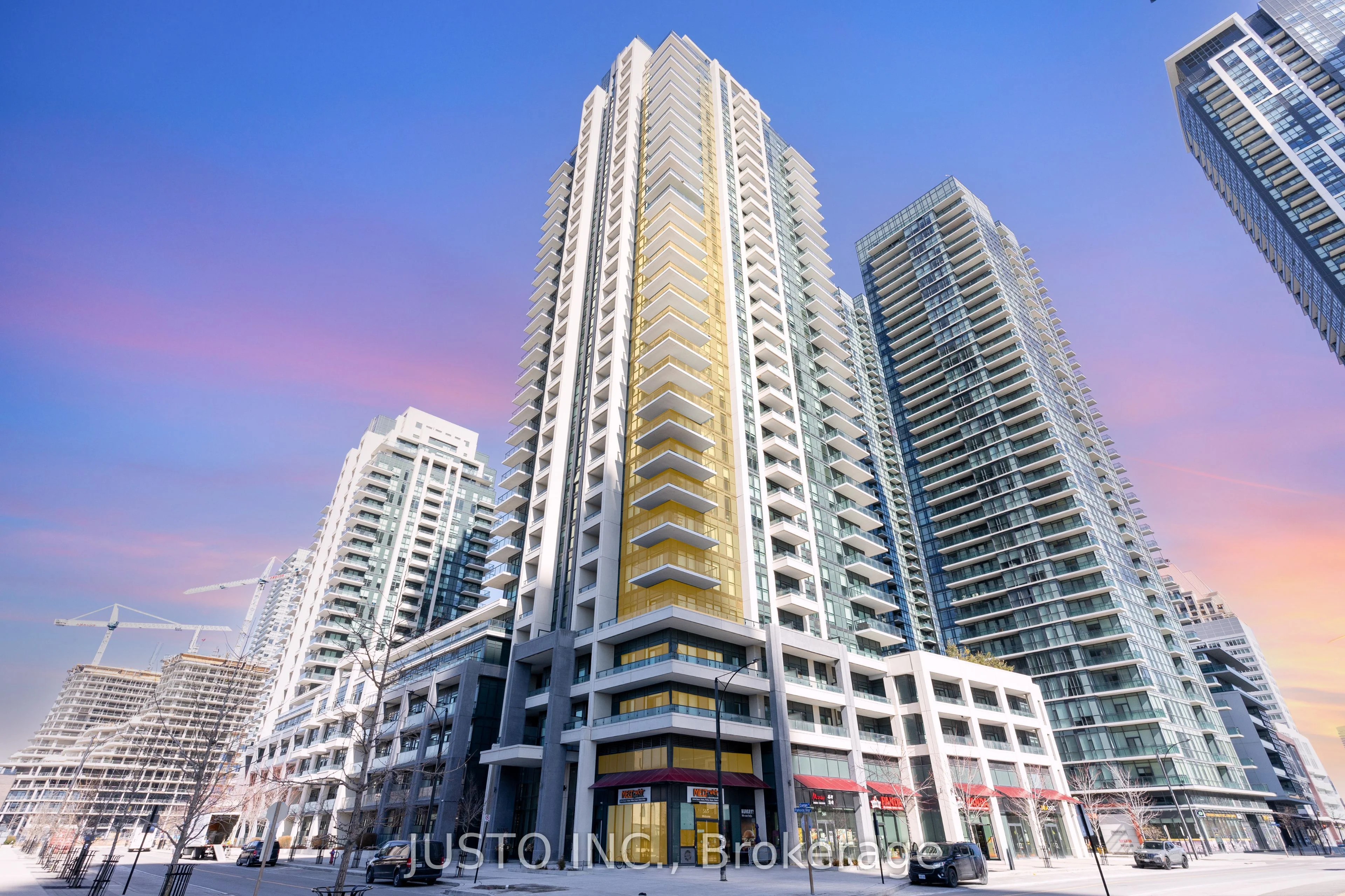 Condo Apartment in Mississauga