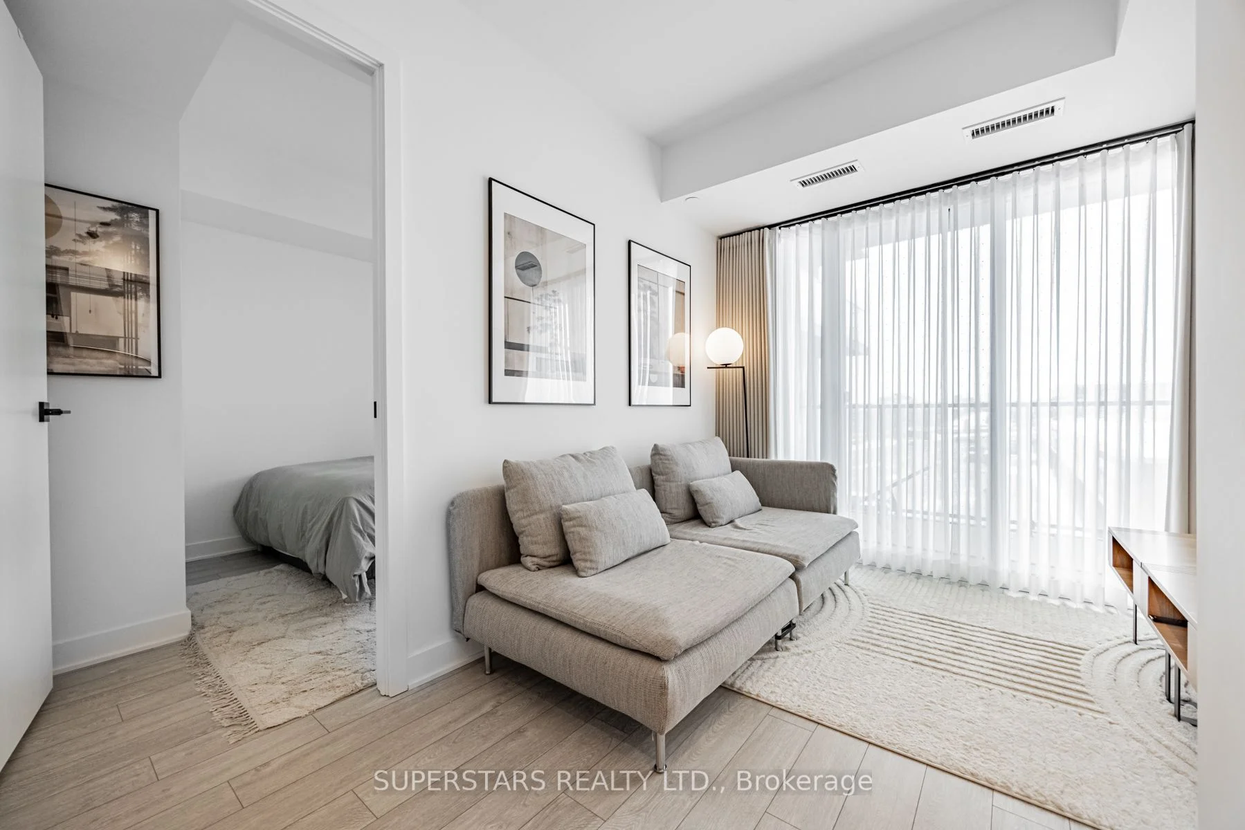 36 Zorra Street 301, Toronto W08, On M8z 0g5