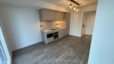 28 Ann Street 1011, Mississauga, On L5g 0e1