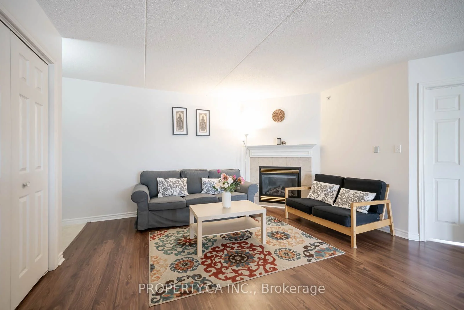1450 Bishops Gate 302, Oakville, ON L6M 4N1