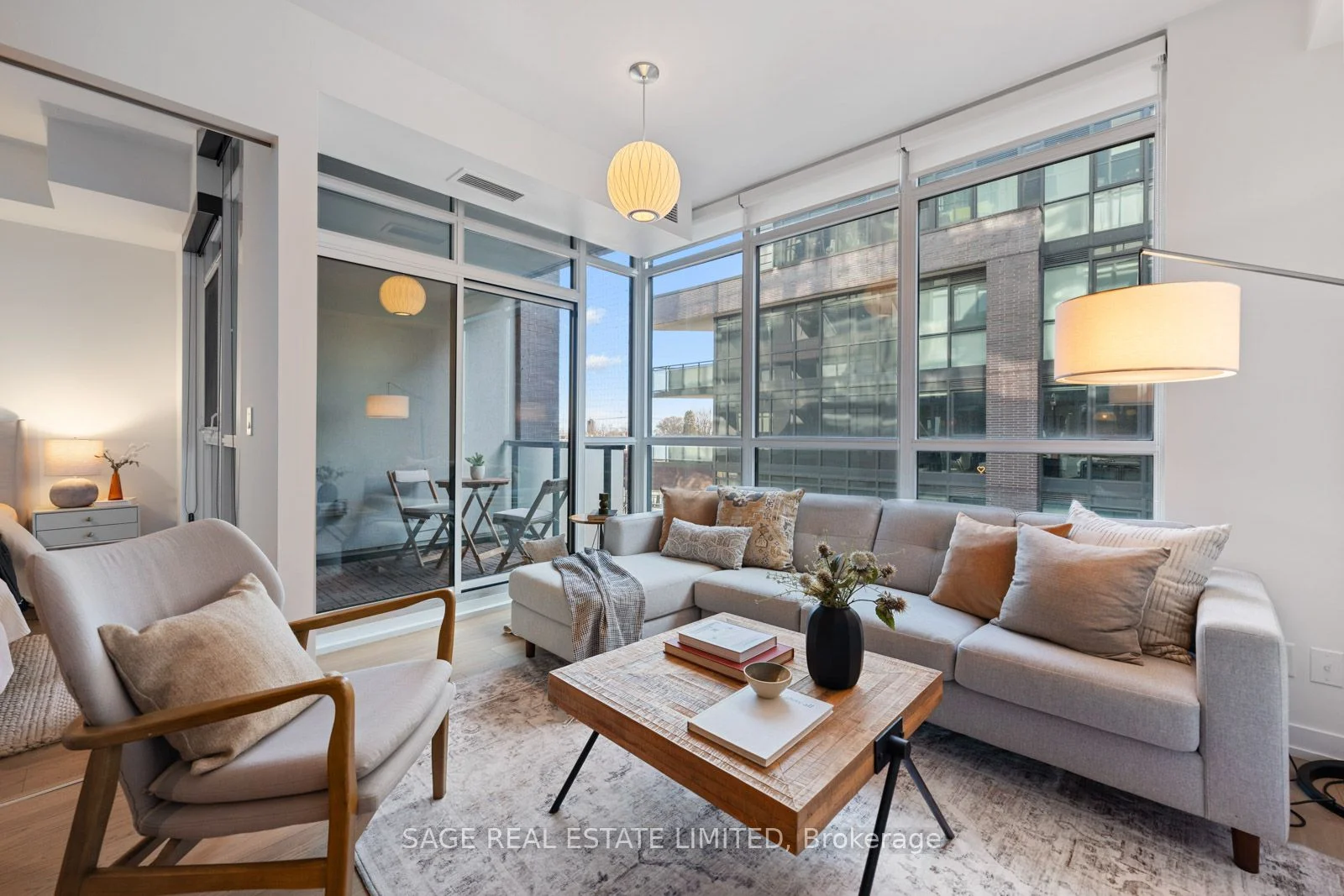Condo Apartment in Toronto