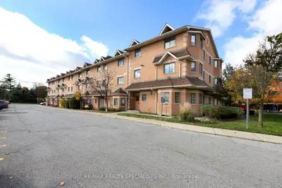 Condo Apartment in Mississauga