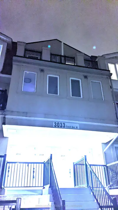 3033 Finch Avenue W 2033, Toronto W05, On M9m 0a3