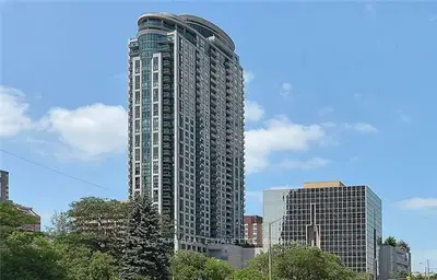 208 Enfield Place 3201, Mississauga, On L5b 0g8