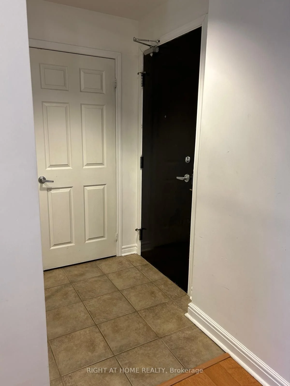 388 Prince Of Wales Drive 1108, Mississauga, On L5b 0a1