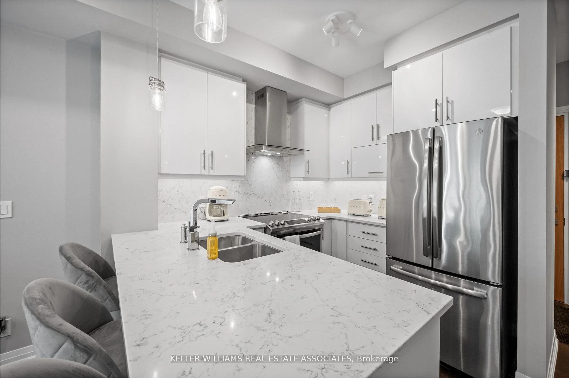 Condo Apartment in Oakville