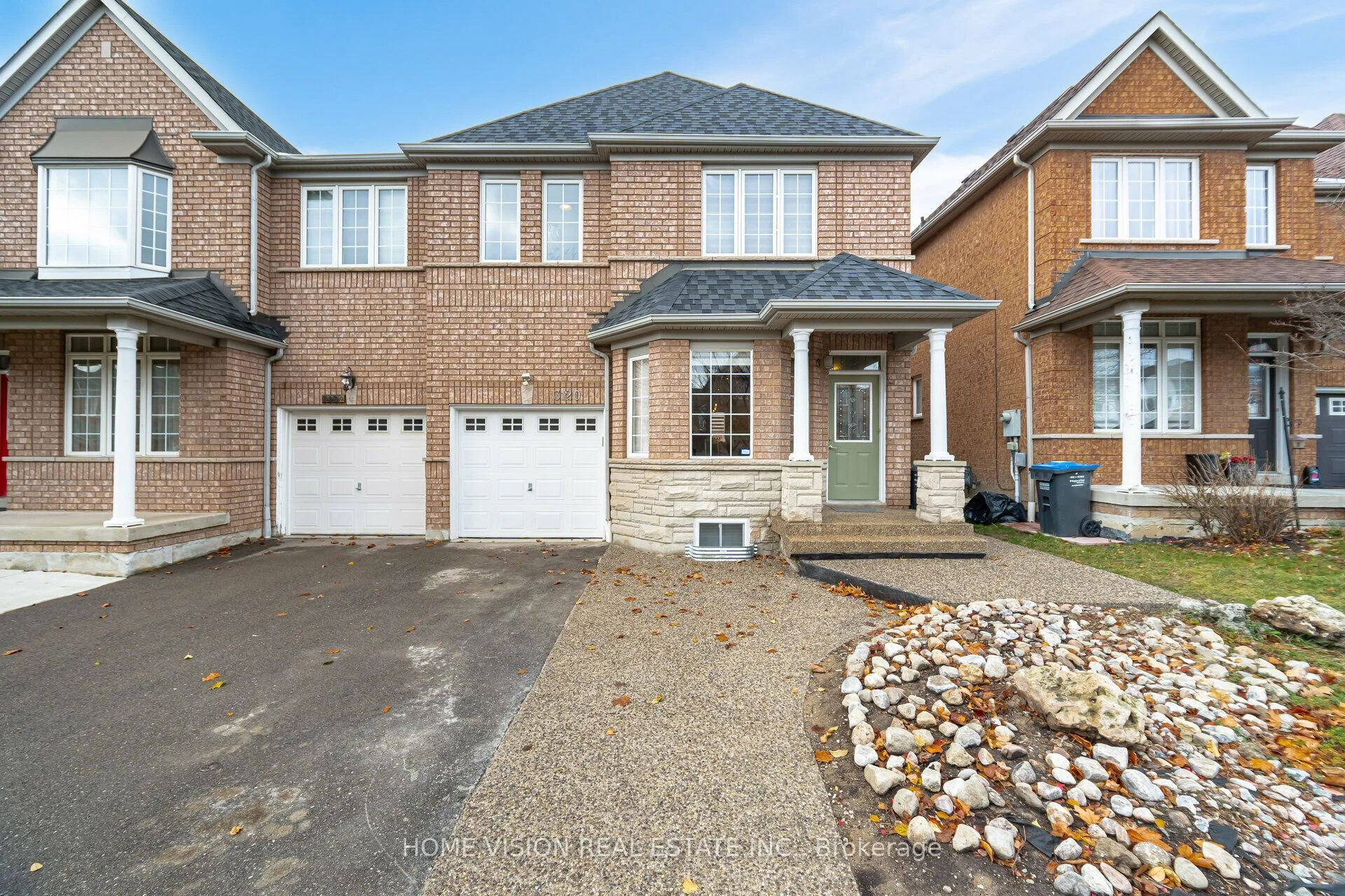 Lower Level in Mississauga