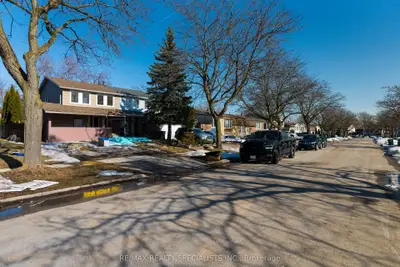 6419 Chaumont Crescent Upper, Mississauga, On L5n 2m7