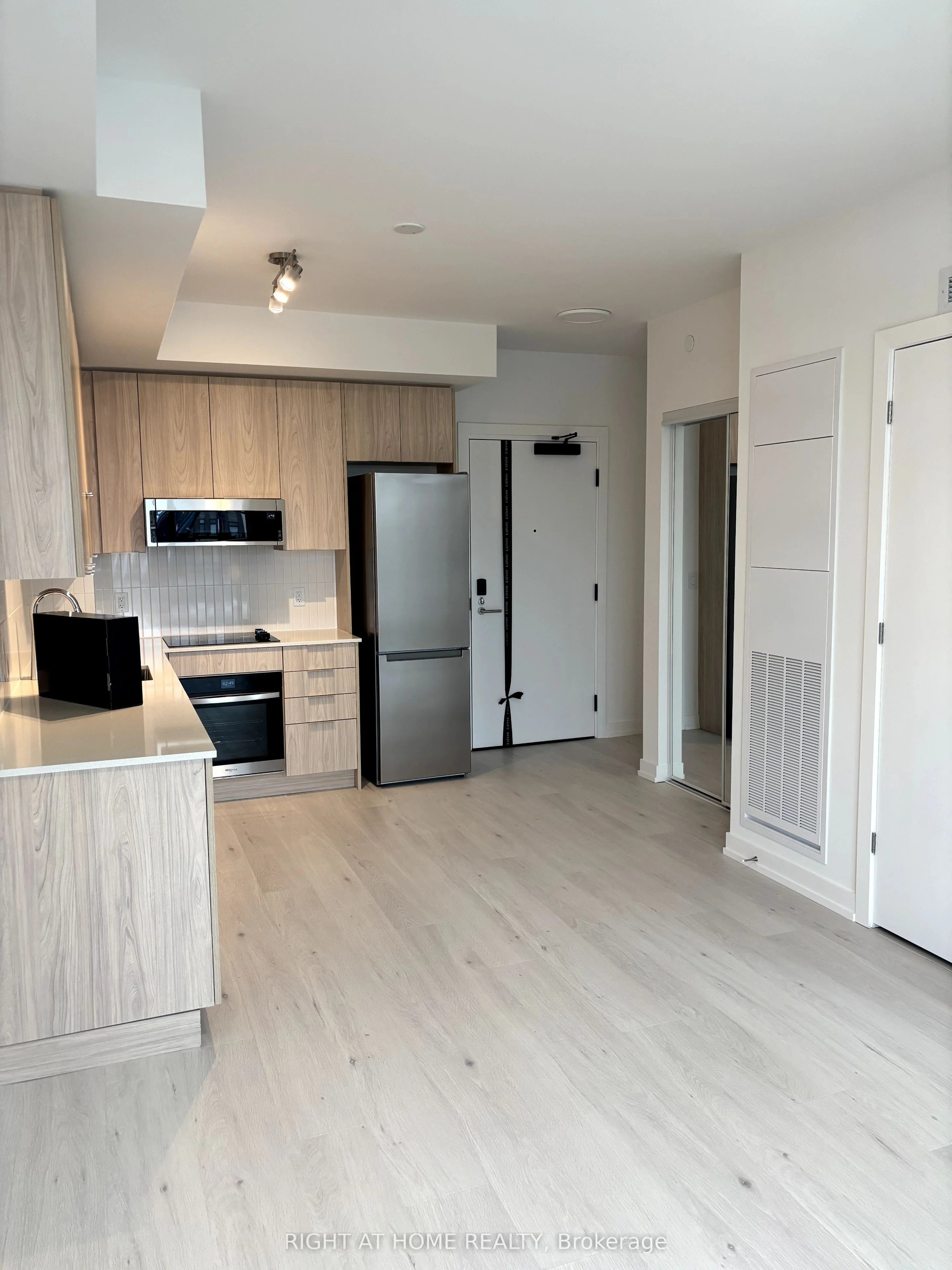 Condo Apartment in Oakville